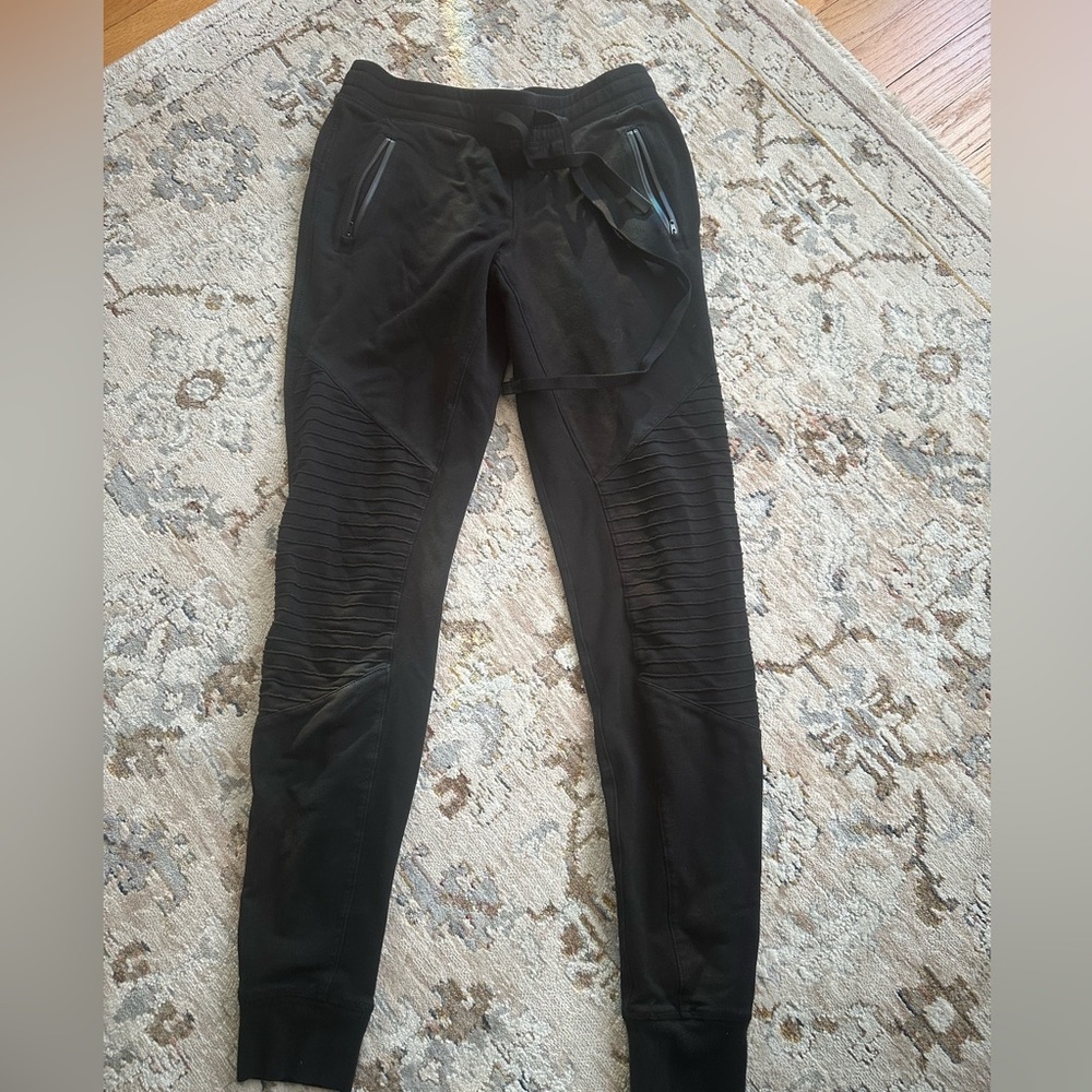 Alo yoga pants